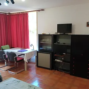 https://apartment-with-pool-100-meters-away-from-the-beach.in-canary-islands.com